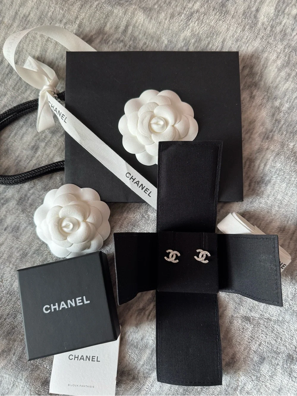 CHANEL elegant cc